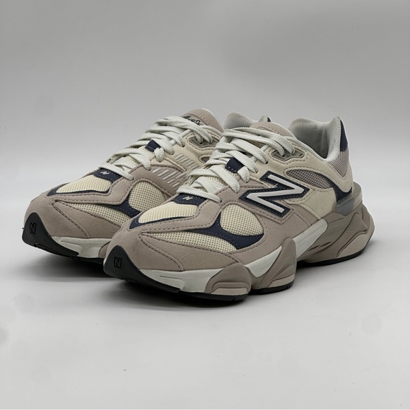 New Balance 9060 Sneakers. Size 5.5 boys, Women 7 - Picture 4 of 9